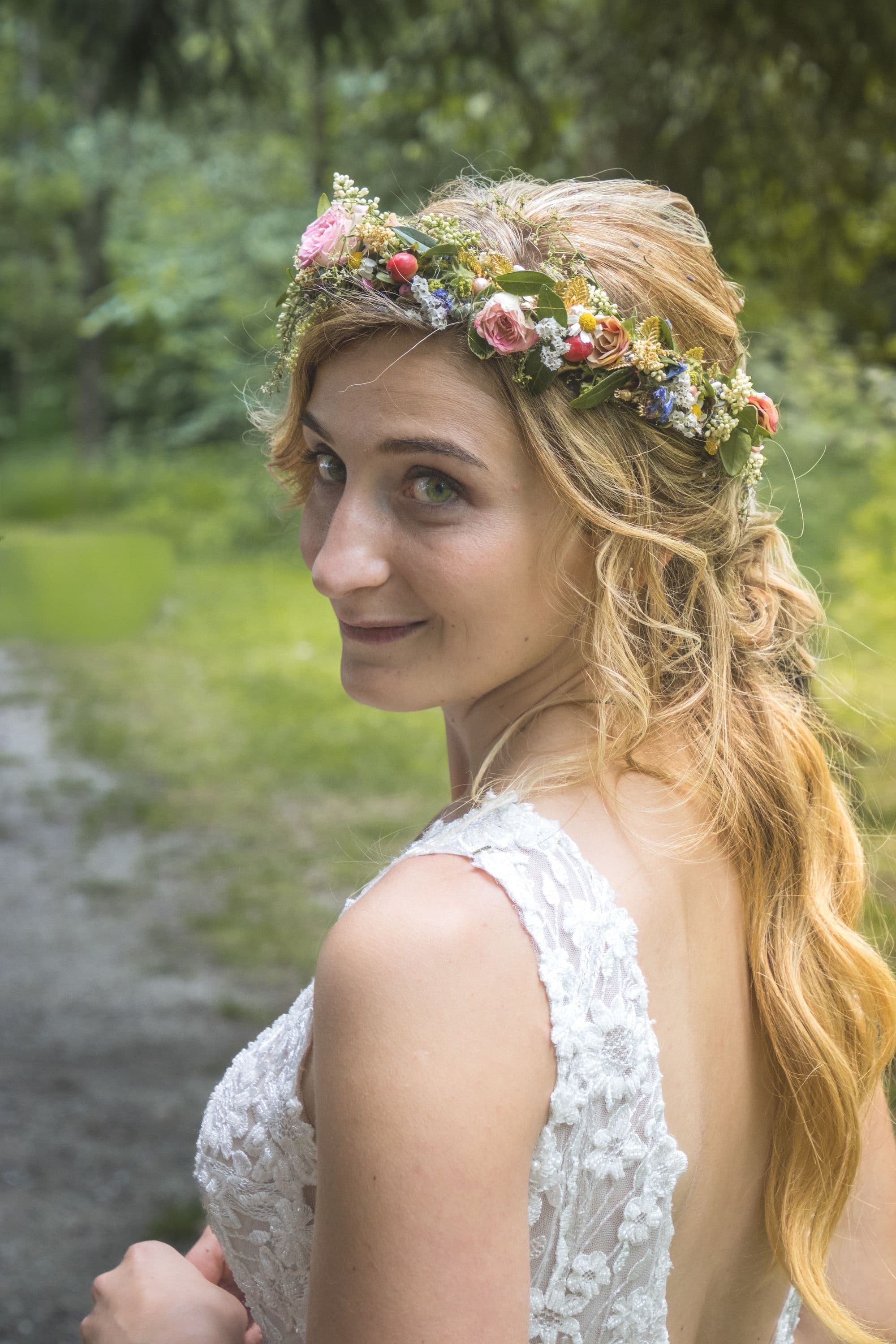 Wedding and event in Plzeň — The wedding couple embracing
